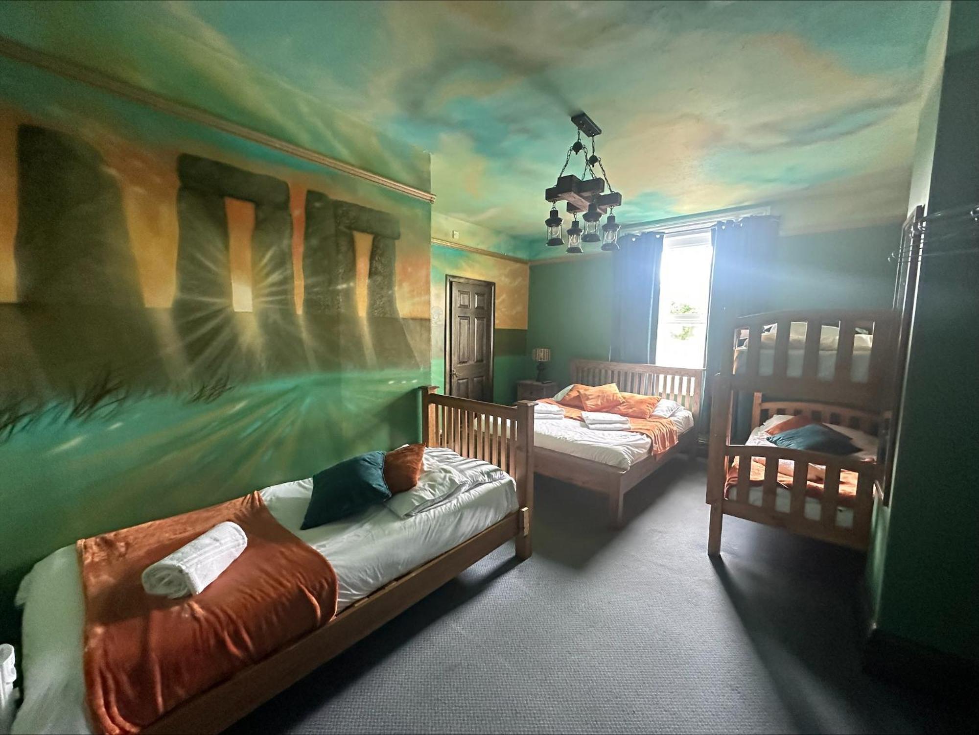 Stonehenge Inn & Shepherd'S Huts Bulford Номер фото