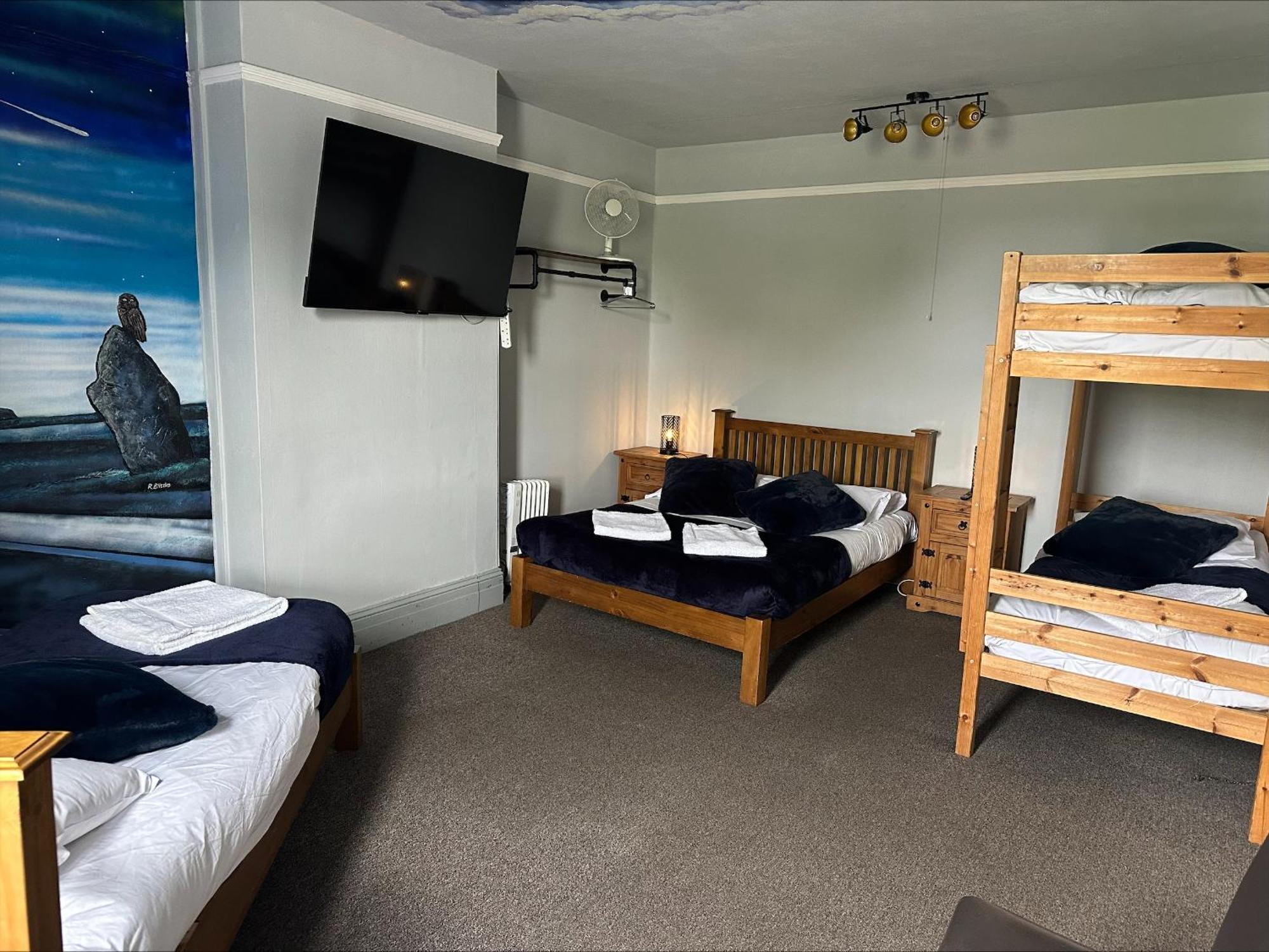 Stonehenge Inn & Shepherd'S Huts Bulford Номер фото