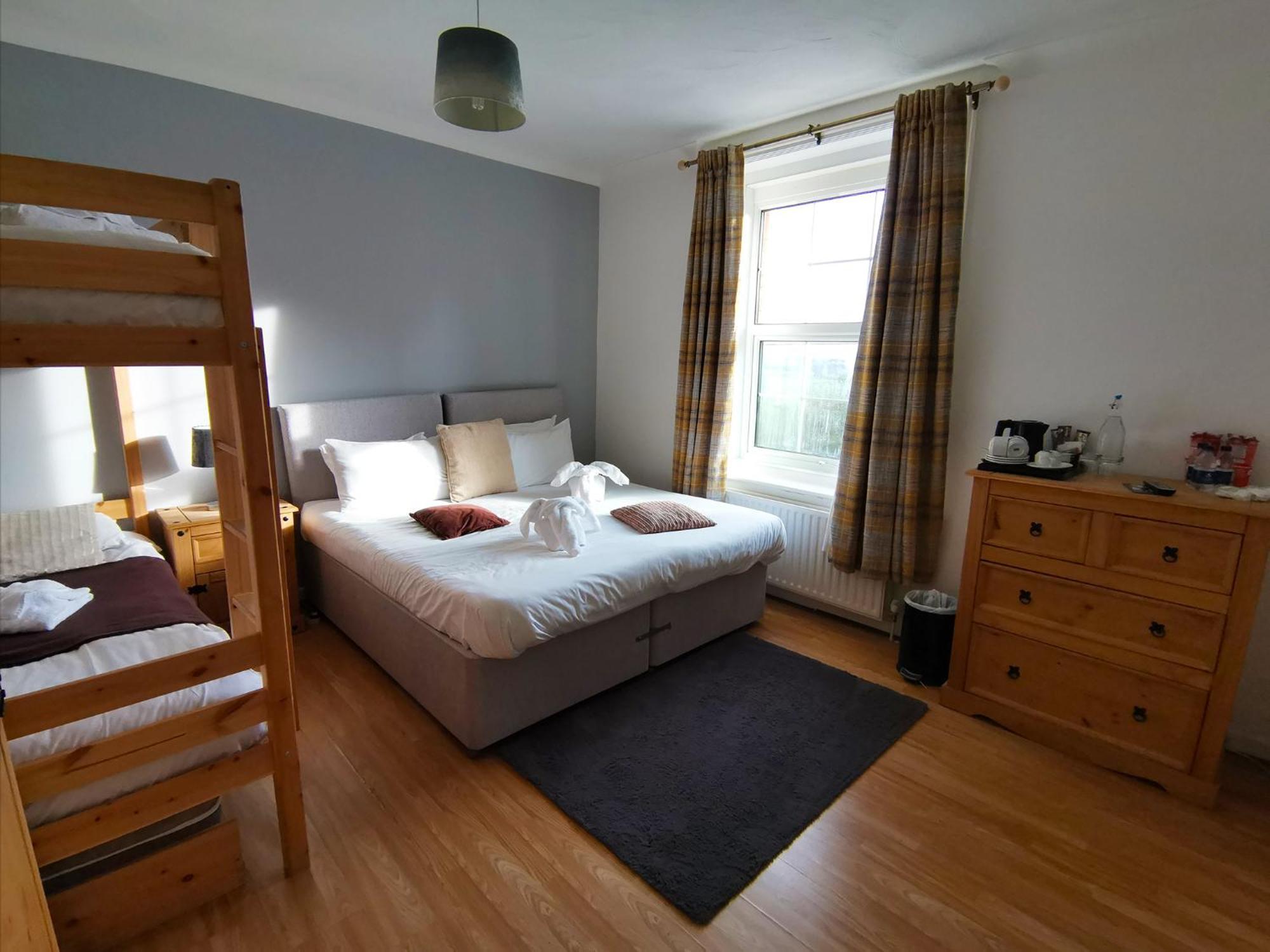Stonehenge Inn & Shepherd'S Huts Bulford Номер фото