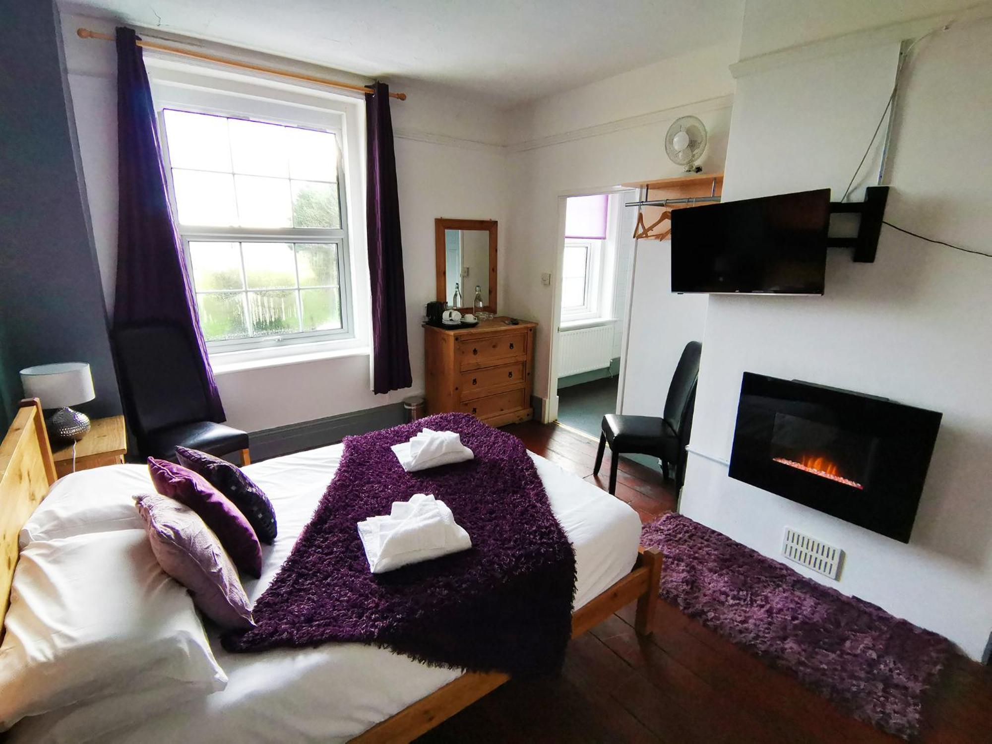 Stonehenge Inn & Shepherd'S Huts Bulford Номер фото