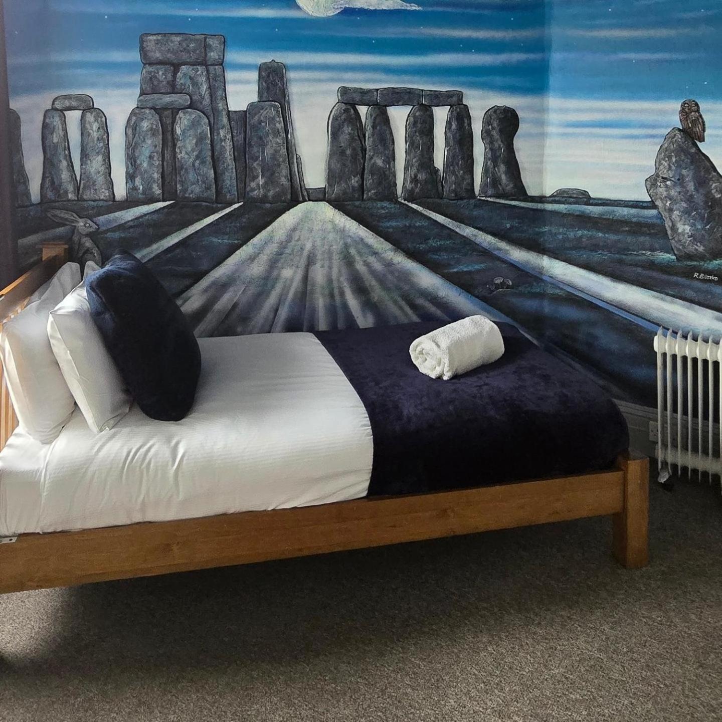 Stonehenge Inn & Shepherd'S Huts Bulford Экстерьер фото