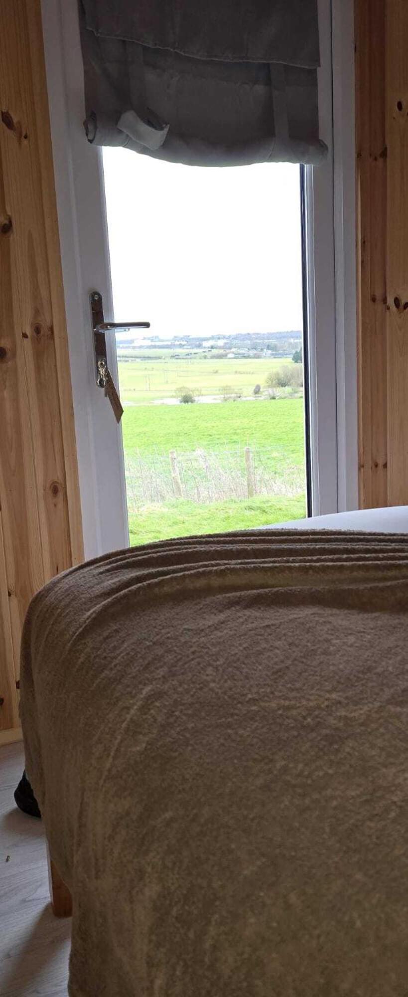 Stonehenge Inn & Shepherd'S Huts Bulford Номер фото