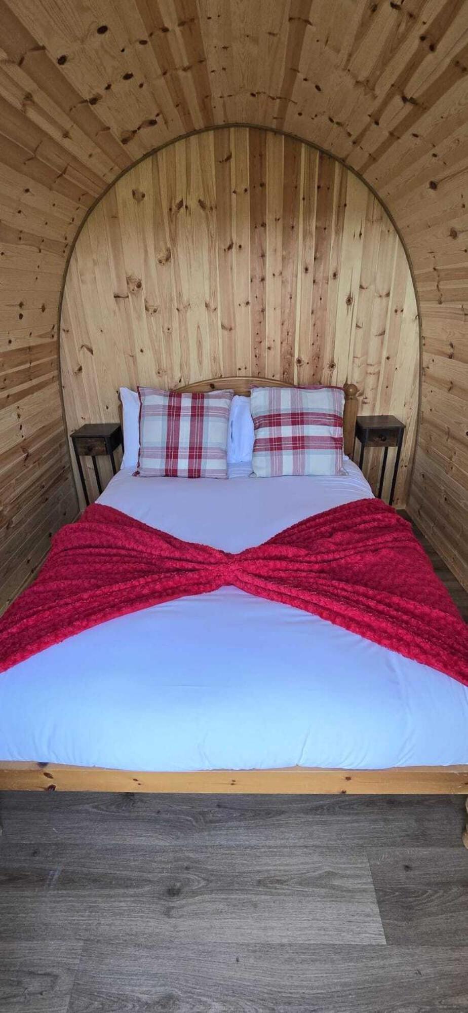 Stonehenge Inn & Shepherd'S Huts Bulford Номер фото